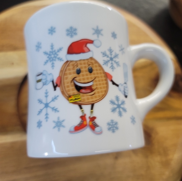 Collector 2020 Waffle House Christmas Mug - Picture 2 of 8